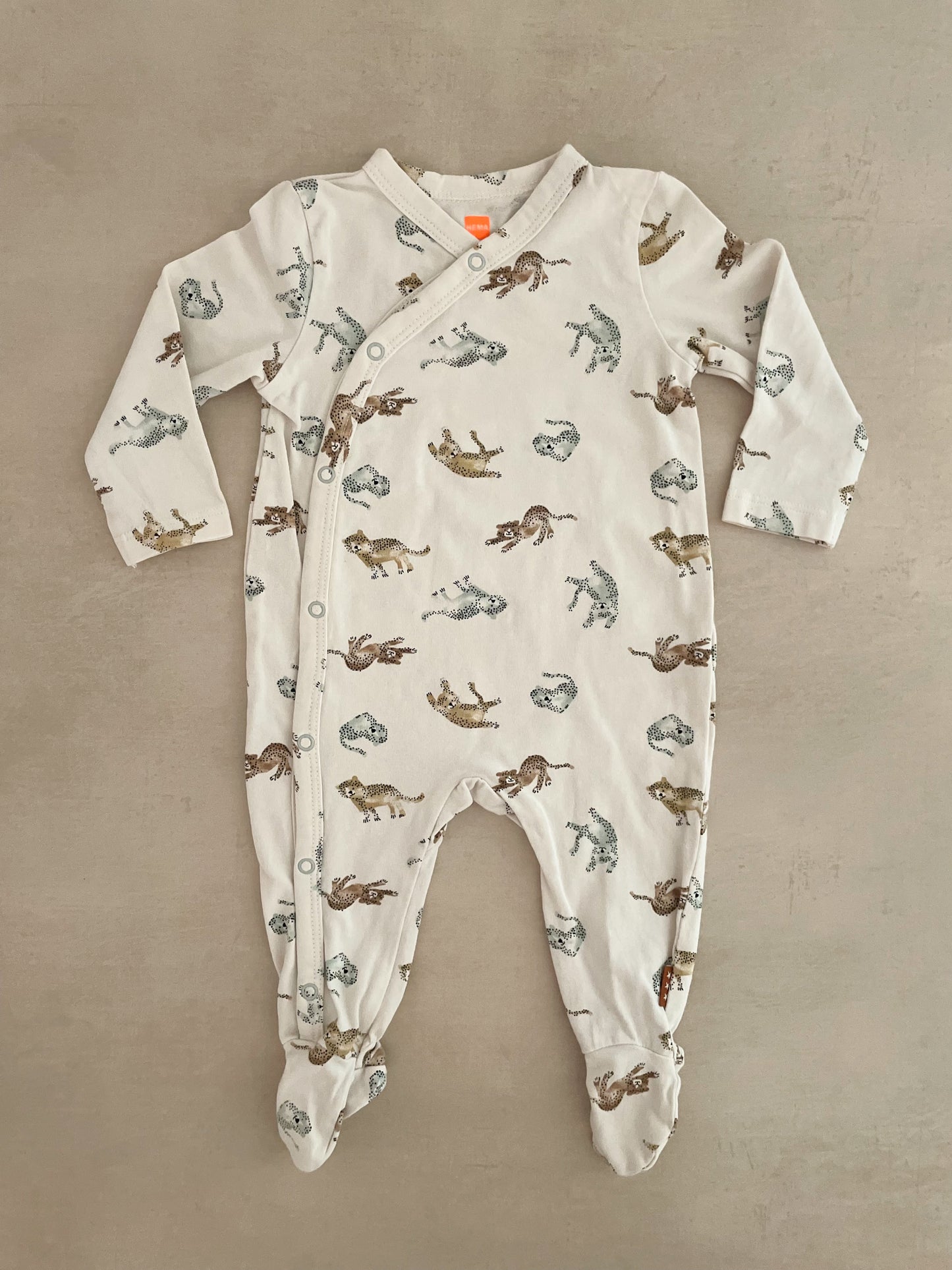 HEMA Cheetah Sleepsuit, 1-2 Months