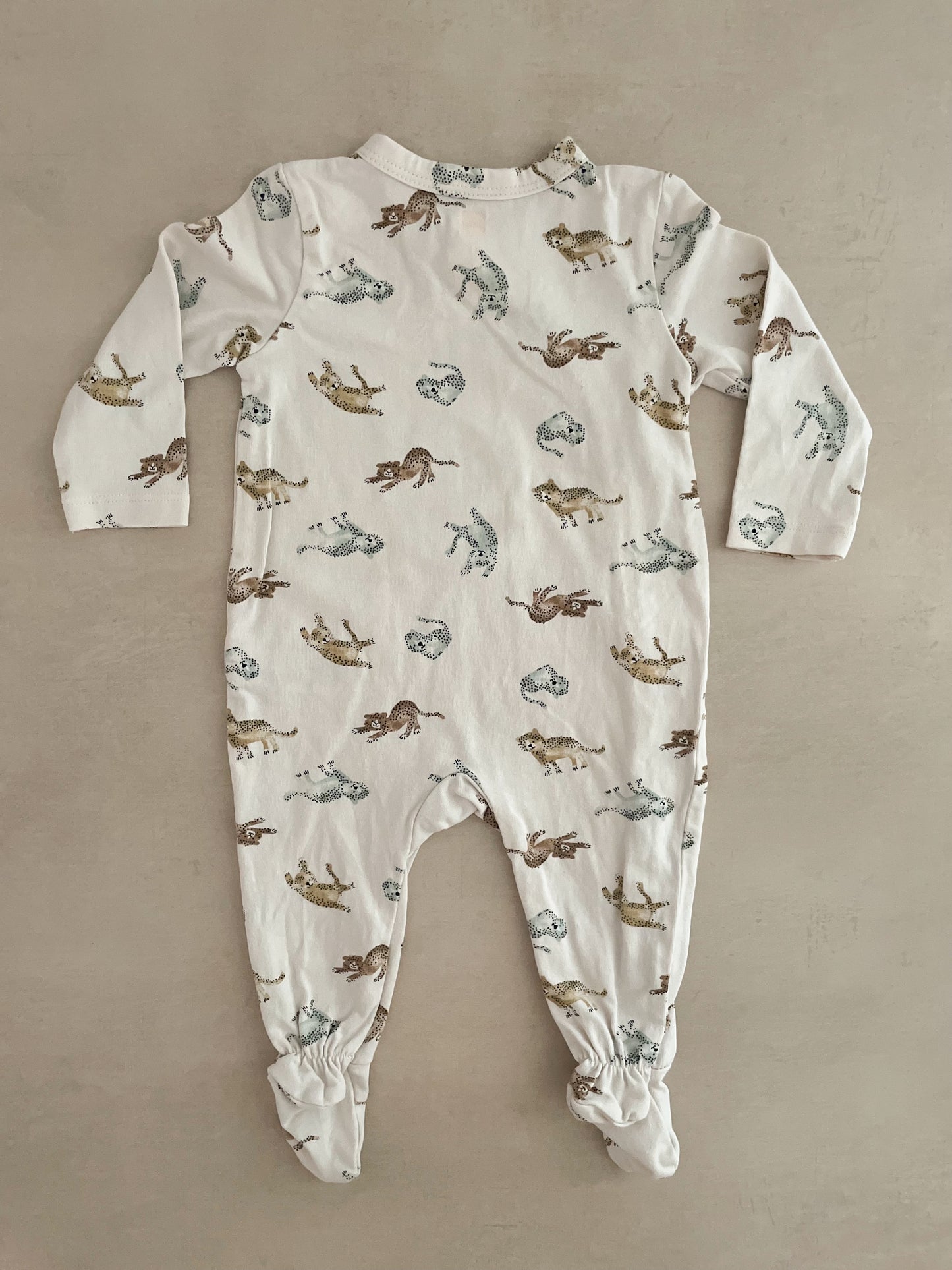 HEMA Cheetah Sleepsuit, 1-2 Months